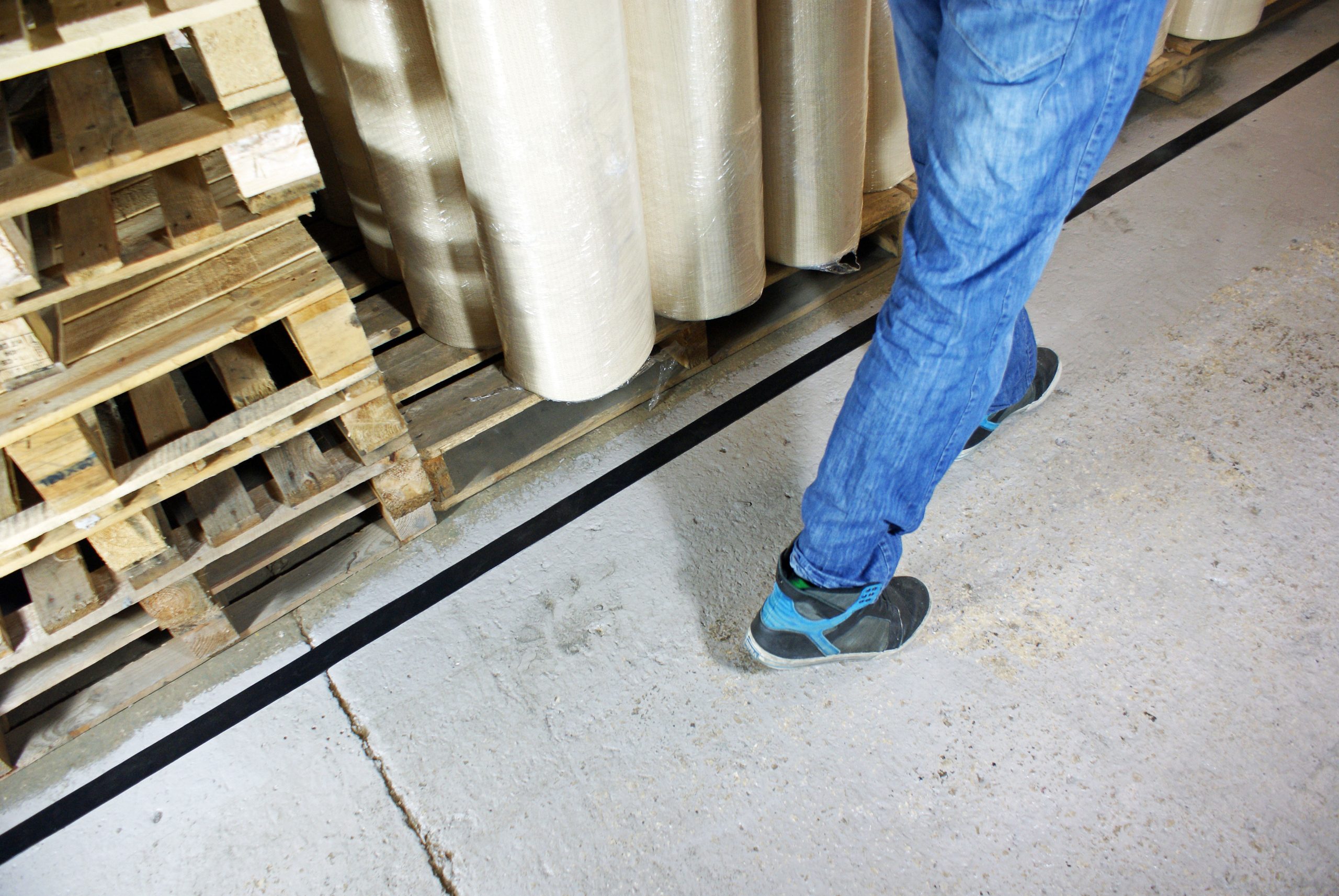 Permastripe_Walkway_Black1