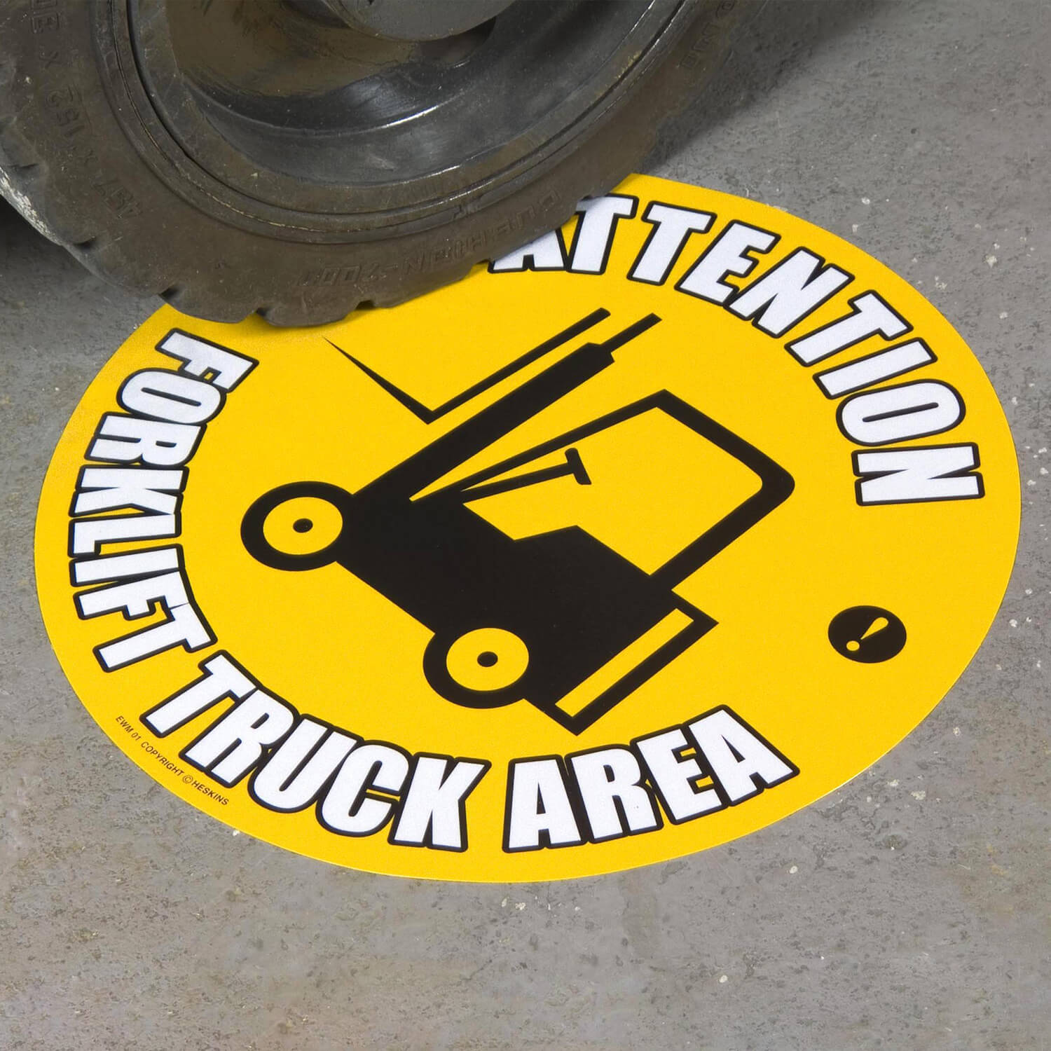 EWM01 Forklift Truck Area with truck Web